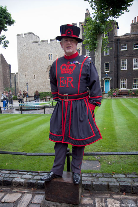 The Yeoman Warder on tour, Tower of London
