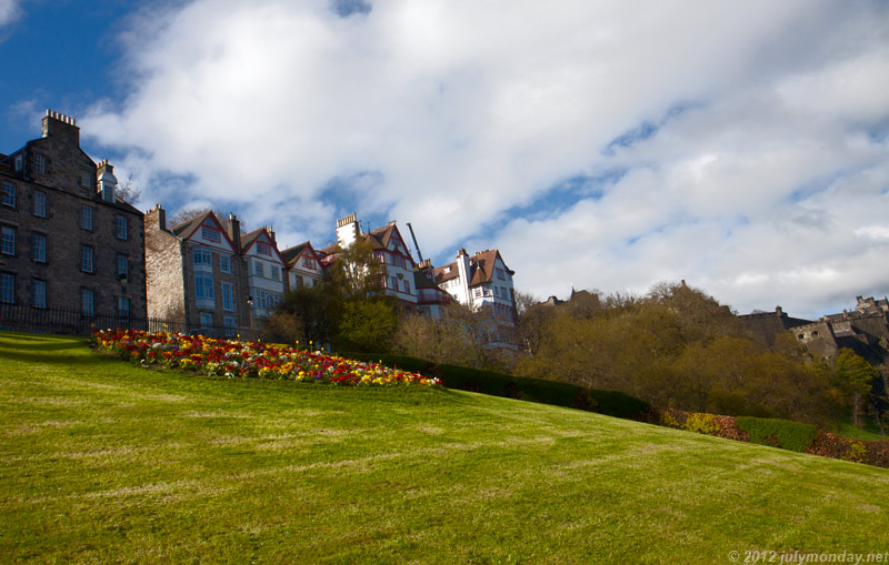 The Mound with view to the Edinburgh Castle